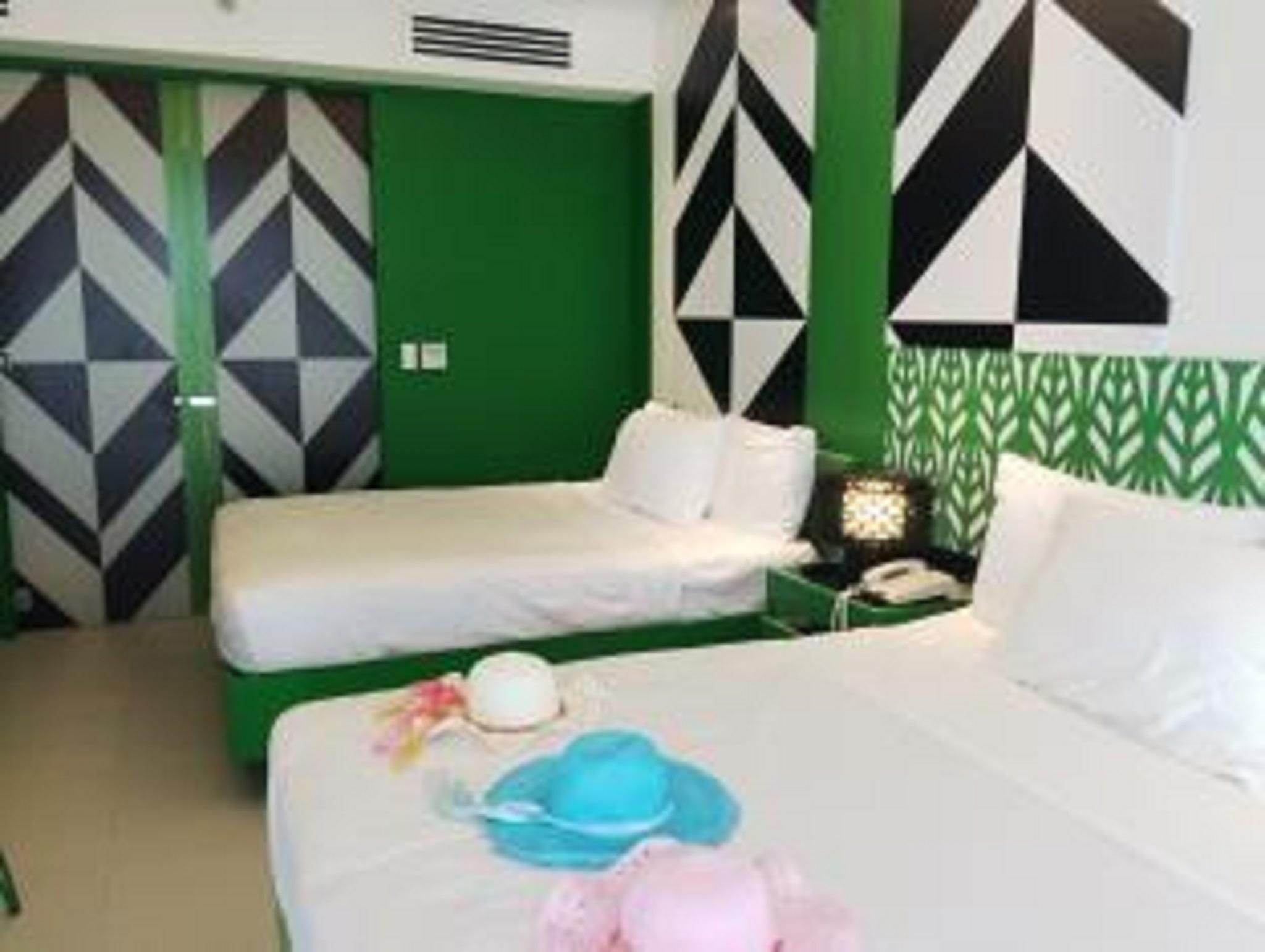 Astoria Current Hotel Manoc-Manoc Bagian luar foto