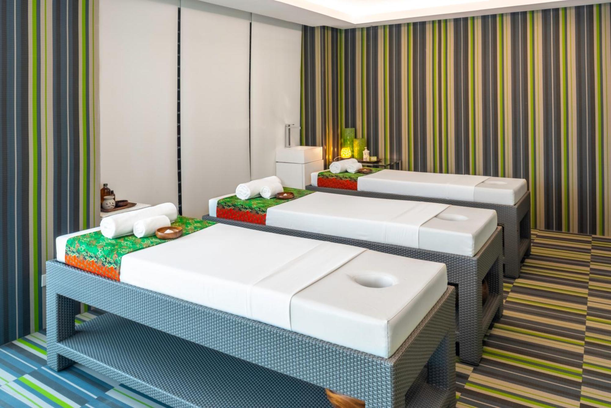 Astoria Current Hotel Manoc-Manoc Bagian luar foto