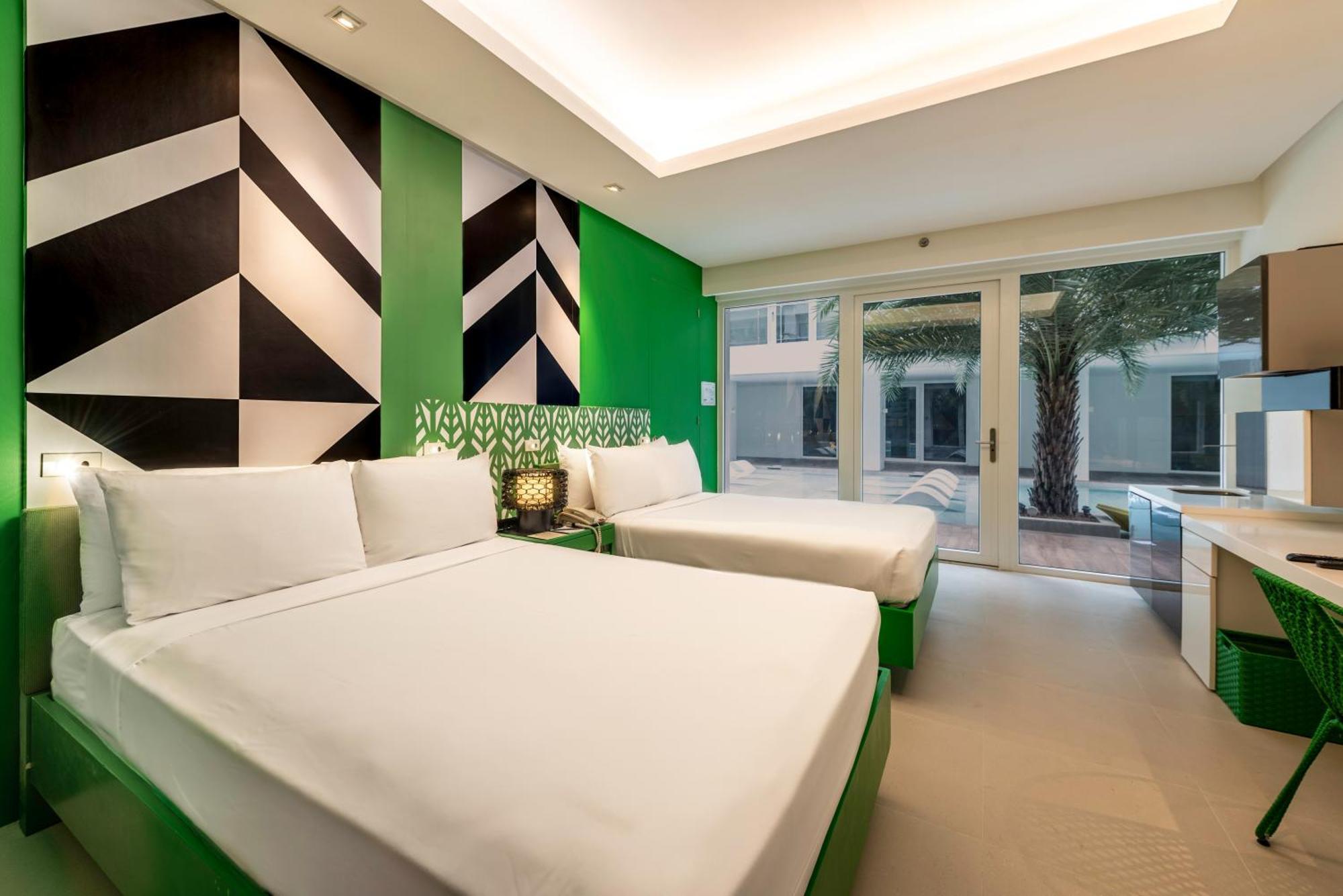 Astoria Current Hotel Manoc-Manoc Bagian luar foto