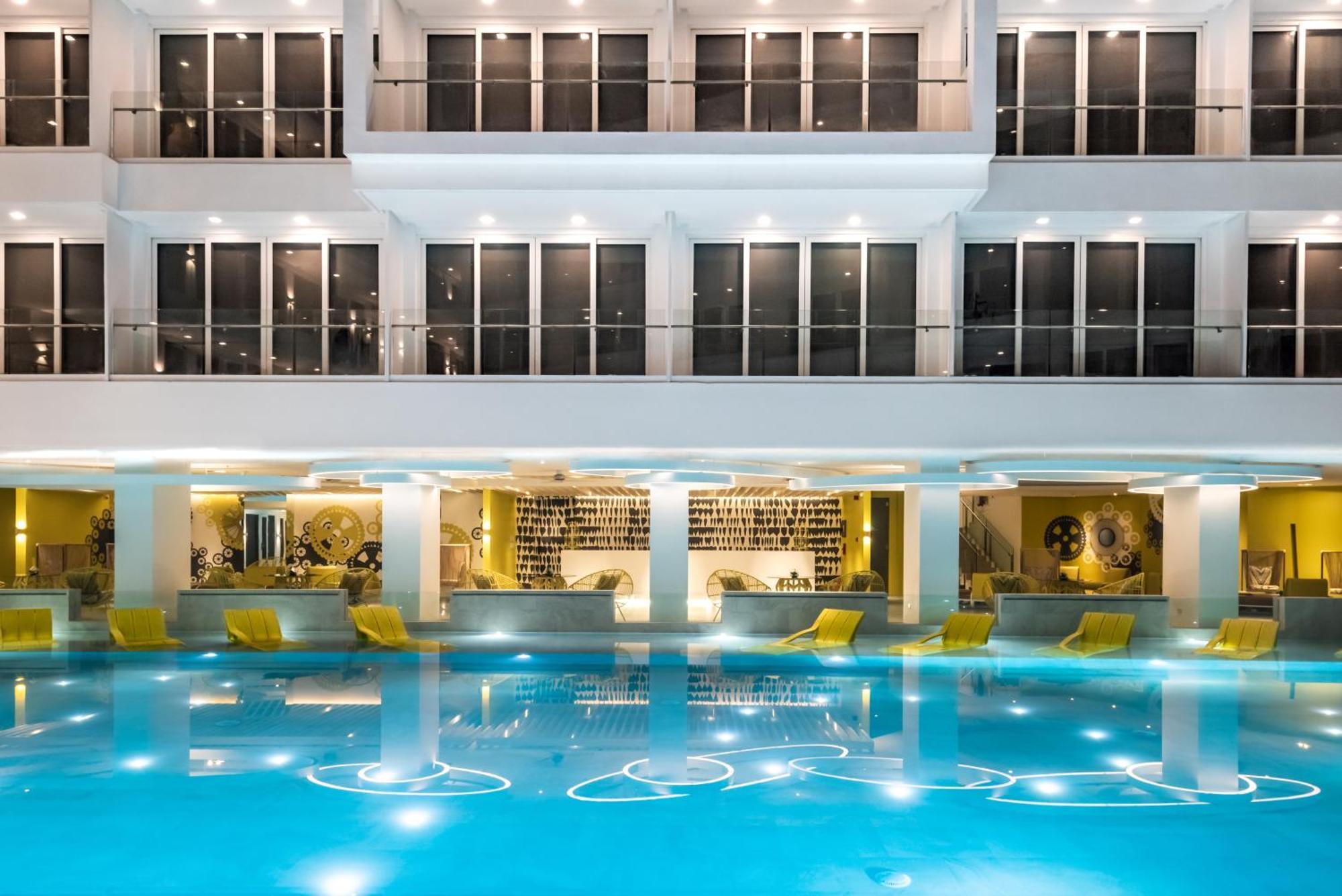 Astoria Current Hotel Manoc-Manoc Bagian luar foto